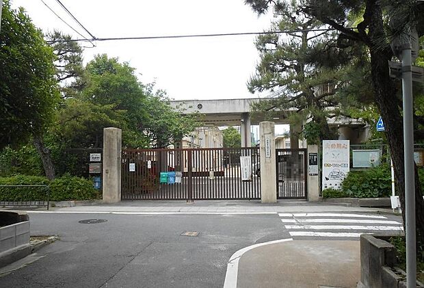 施設名: 京都市立鏡山小学校現地からの距離: 1160m