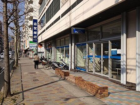 施設名: 滋賀銀行山科支店現地からの距離: 77m