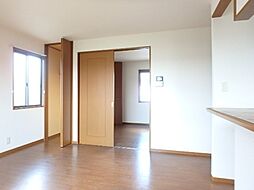 エクレール E棟 2階1LDKのリビング/ダイニング