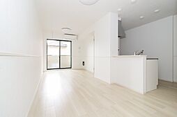 マイスター VIII 1階1LDKのリビング/ダイニング