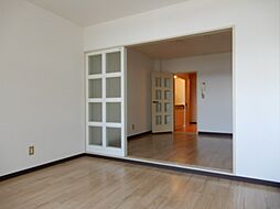 レジデンスカープ小山 4階2Kのリビング/ダイニング