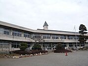 鹿沼市立石川小学校 750m
