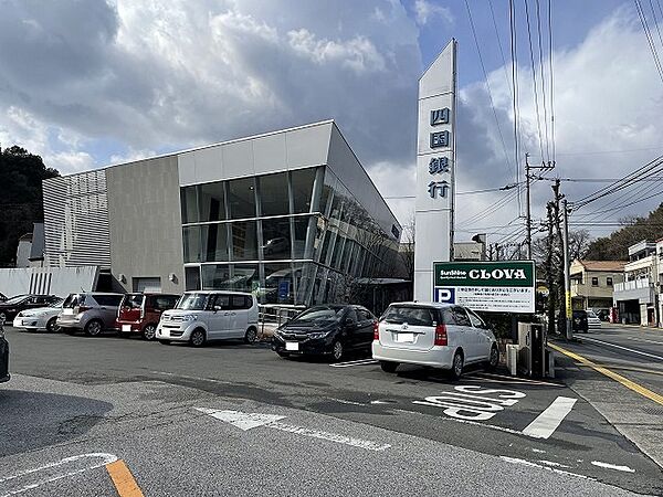 四国銀行福井支店（524m）
