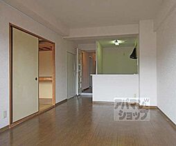 ベルヴィ西浦 406 4階3LDKのリビング/ダイニング