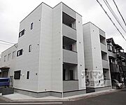椥辻駅より徒歩8分 築2年3ヶ月 3階建の賃貸物件