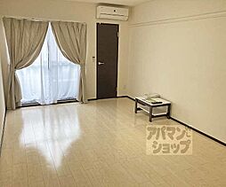 レオネクストカンフォーラ 102 1階1Kのリビング/ダイニング