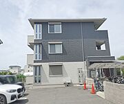 久津川駅より徒歩6分 3階 築5年8ヶ月の賃貸物件