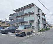 久津川駅より徒歩7分 3階 築3年の賃貸物件