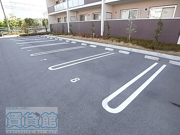 画像15:駐車場