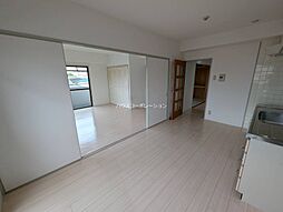 ウエストサイド武庫川 2階3DKのリビング/ダイニング