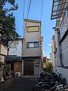立花駅より徒歩8分 築40年4ヶ月 2階建の賃貸物件