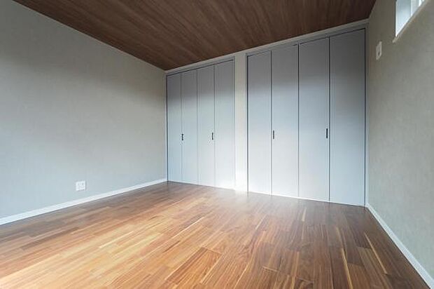 8帖洋室。住空間を広く使える室内。