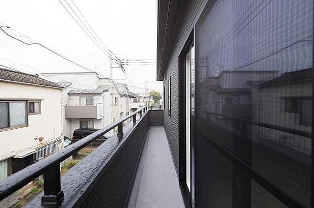 南西の2面にバルコニーがそなわります