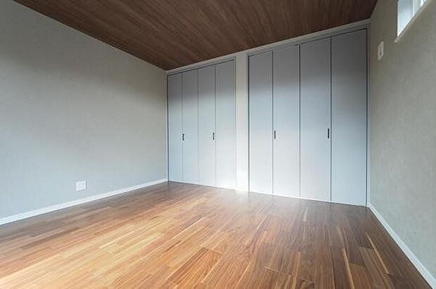 8帖洋室。住空間を広く使える室内。