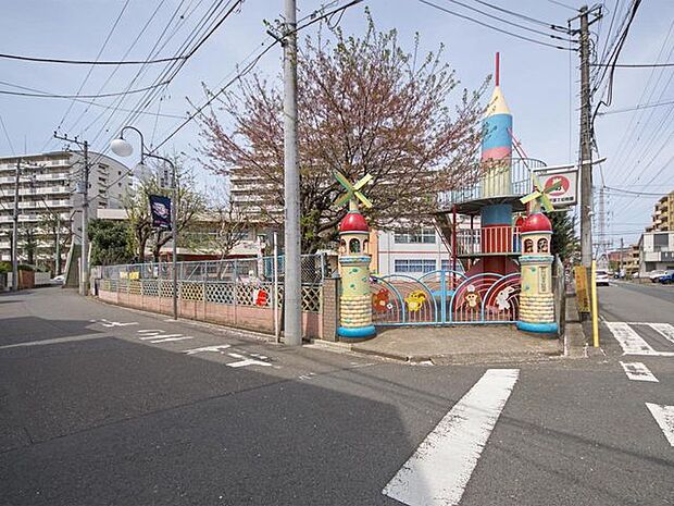 新所沢富士幼稚園 徒歩10分。 750m