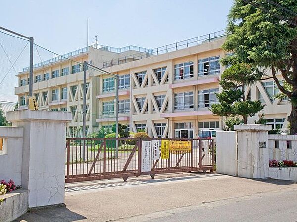 所沢市立西富小学校 徒歩8分 600m