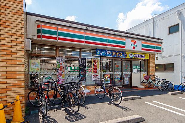 セブンイレブン狭山ヶ丘駅西口店 徒歩6分。 480m