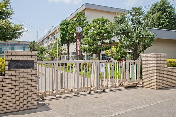 所沢市立小手指中学校 徒歩6分。 480m