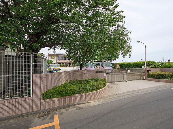 幼保連携型認定こども園所沢第六文化幼稚園 徒歩9分。 690m