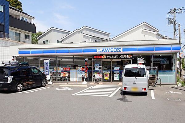 ローソン所沢小手指元町店 徒歩6分。 470m