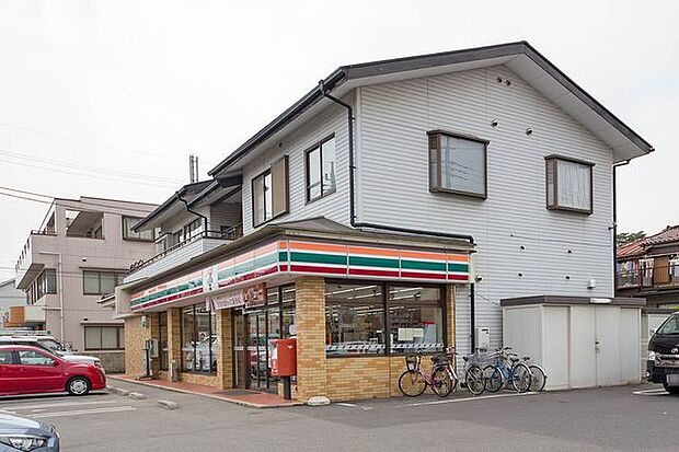 セブンイレブン所沢岩崎店 徒歩10分。 730m