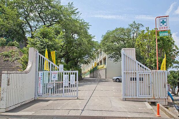 所沢市立山口中学校 徒歩12分。 920m