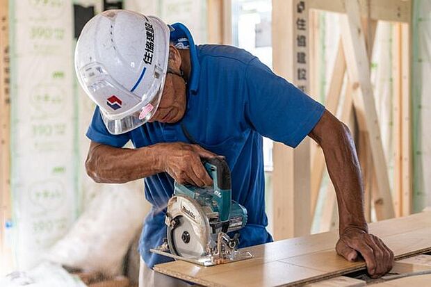 【国産ヒノキを主要構造材すべてに採用】プランに採用される仕様/耐久性に優れた檜を構造材に採用(イメージ写真)