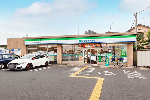 ファミリーマートバイパス所沢和ケ原店 徒歩5分。 360m