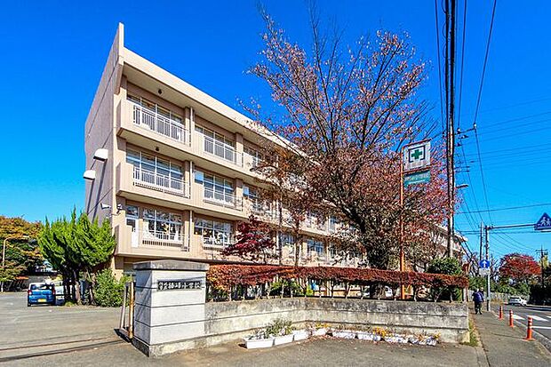所沢市立椿峰小学校 徒歩5分。 380m