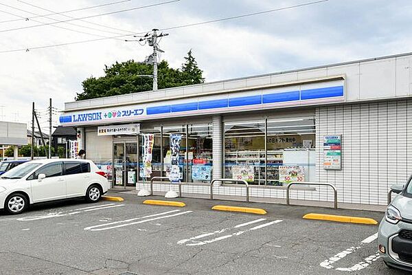 ローソン・スリーエフ所沢上新井店 徒歩10分。 750m