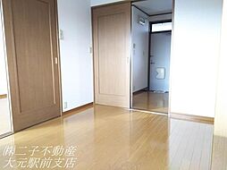 ライジングサン 201 2階2DKのリビング/ダイニング