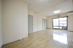 リバーサイド西城 202 2階1LDKのリビング/ダイニング