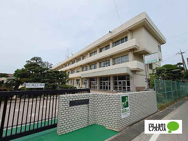 画像25:小学校「北島町立北島南小学校まで2423m」