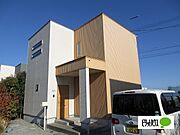徳島駅よりバス42分 徒歩5分 築16年10ヶ月 2階建の賃貸物件