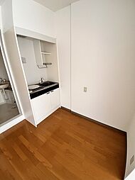 カサパラシオ 109 1階ワンルームのリビング/ダイニング