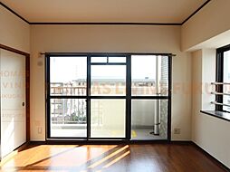 エランドールクローリー 403 4階3LDKのリビング/ダイニング