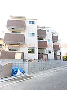 西鉄五条駅より徒歩12分 築2年8ヶ月 3階建の賃貸物件