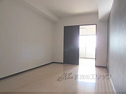 サクシード宝ヶ池 地下1階1LDKのリビング/ダイニング