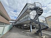 山科駅より徒歩16分 3階 築37年8ヶ月の賃貸物件