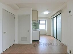 京阪本線 神宮丸太町駅 バス5分 東天王町下車 徒歩2分の賃貸マンション 4階2LDKのリビング/ダイニング