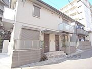 丸太町駅よりバス15分 徒歩3分 2階 築9年10ヶ月の賃貸物件