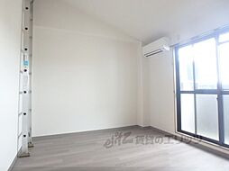 京阪本線 鳥羽街道駅 徒歩4分の賃貸マンション 4階1Kのリビング/ダイニング