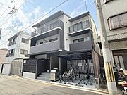 北野白梅町駅よりバス5分 徒歩1分 2階 築1年8ヶ月の賃貸物件