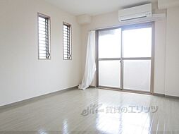 プルーリオン西桂 2階1Kのリビング/ダイニング