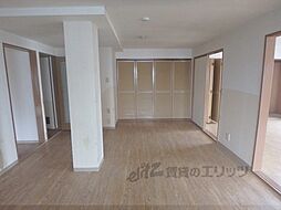 ルシェール西院 4階3LDKのリビング/ダイニング