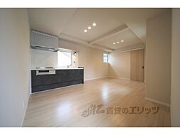 京阪本線 神宮丸太町駅 徒歩11分の賃貸アパート 2階2LDKのリビング/ダイニング