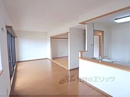 ファミールガーデン二条駅前西棟 4階3LDKのリビング/ダイニング