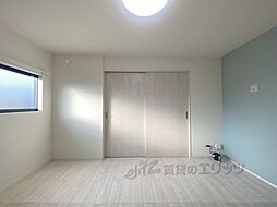 JR山陰本線 花園駅 徒歩9分の賃貸アパート 3階1LDKのリビング/ダイニング