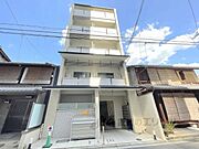烏丸駅より徒歩9分 築8年8ヶ月 5階建の賃貸物件