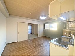 京都市営烏丸線 丸太町駅 徒歩4分の賃貸マンション 4階2LDKのリビング/ダイニング